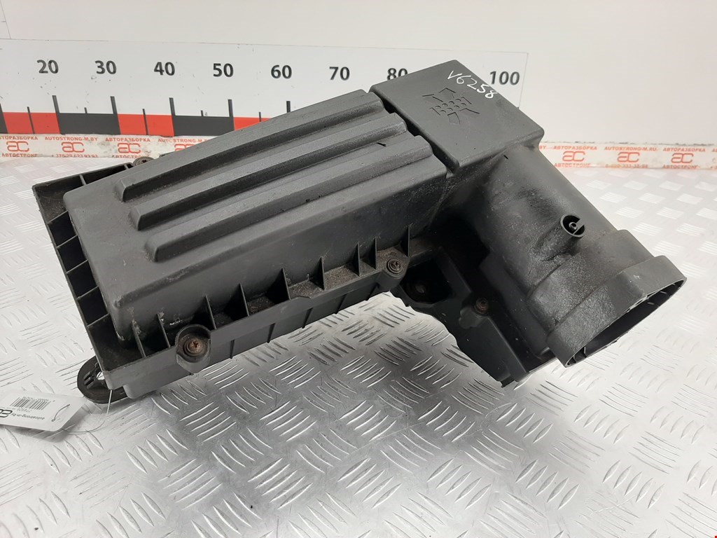 

Корпус воздушного фильтра Volkswagen Jetta (1K5), Jetta (1K5)
