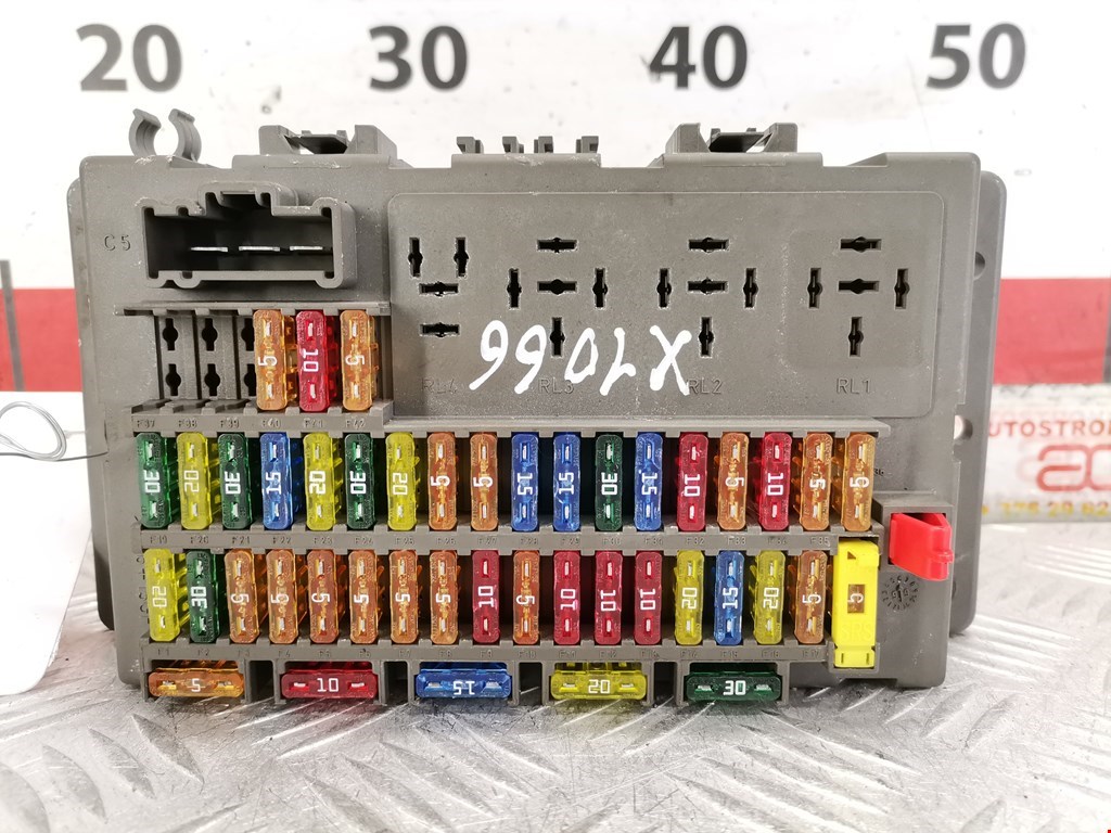 Предохранители ровер 75. Блок предохранителей Ровер 75. Схема блок предохранителей Ровер 75. Предохранители Ровер 75 в салоне. Блок предохранитель на Ровер 75 обозначение.