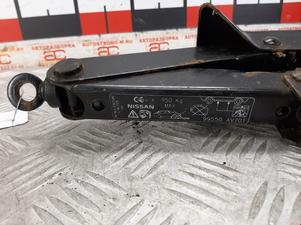 Домкрат ниссан альмера классик. 99550-1lb1a. Ниссан альмера классик куда ставить домкрат. Домкрат ниссан альмера. Домкрат ниссан альмера.