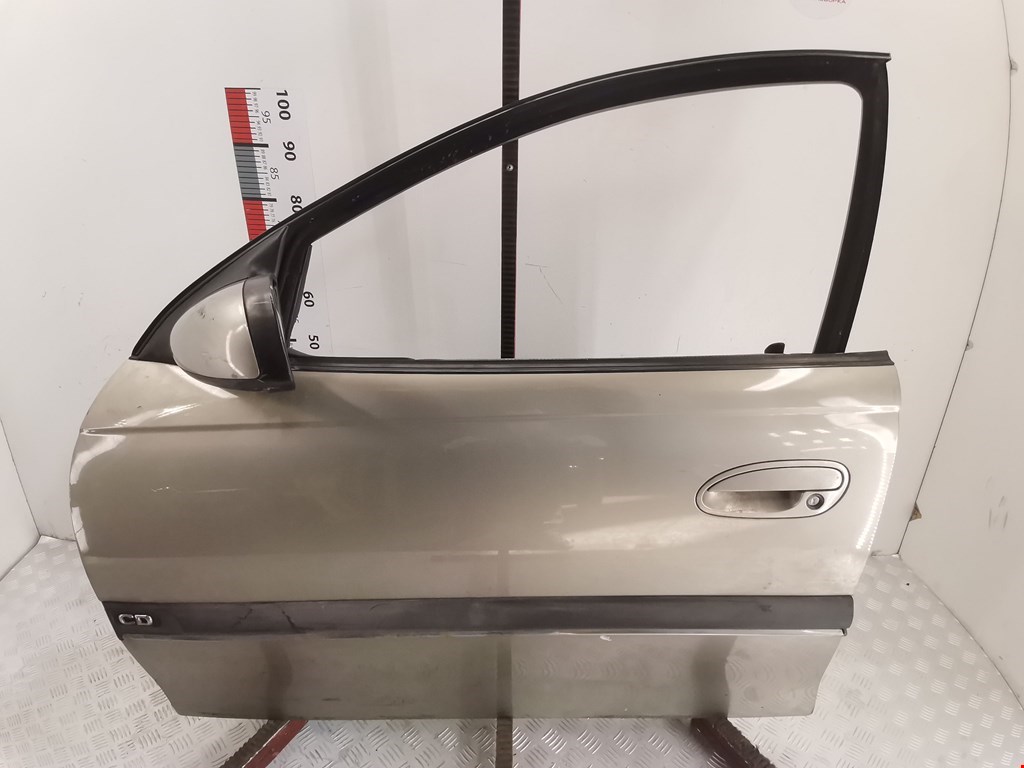 Задняя дверь geely atlas. Дверь амега а водителя. A2047302100. Дверь передняя опель омега б. Дверной проем опель омега б.