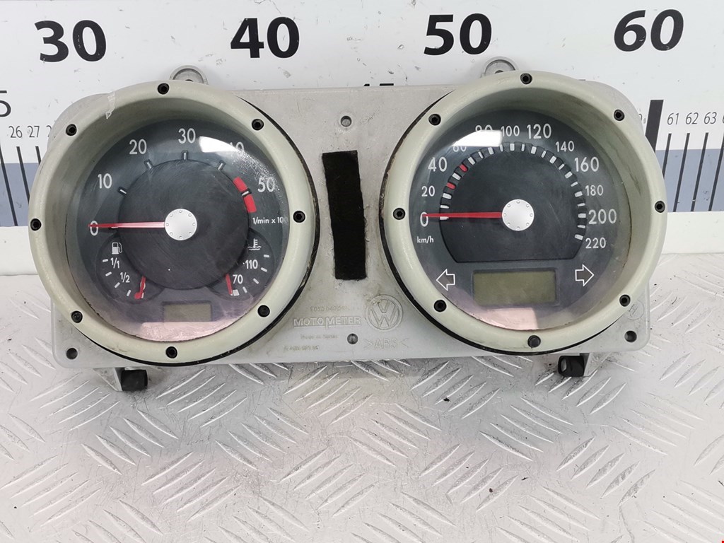 Панель приборная (щиток приборов) Volkswagen Polo 3