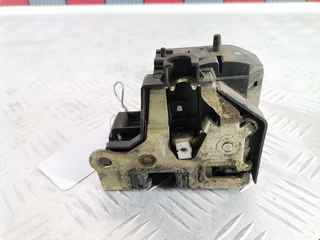 Замок двери задней правой Renault Scenic 1