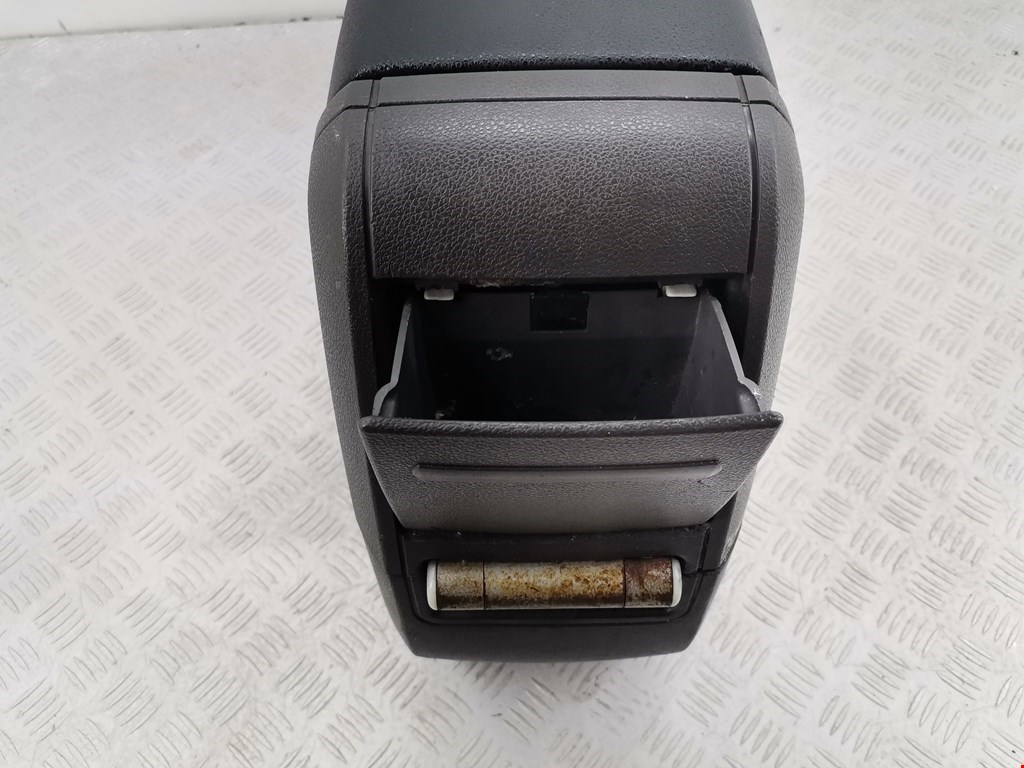 Подлокотник c max. Подлокотник c max