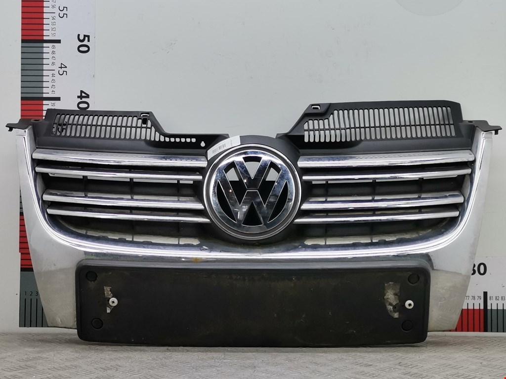 Решетка радиатора VOLKSWAGEN Jetta V 2005-2011
