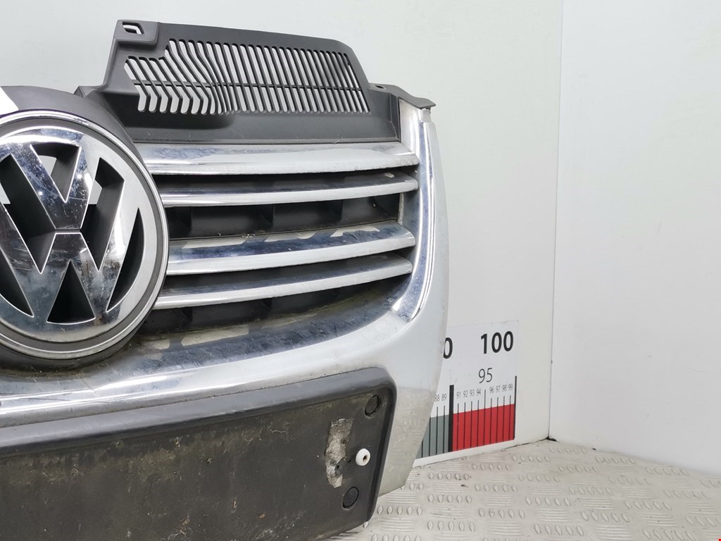 Решетка радиатора VOLKSWAGEN Jetta V 2005-2011