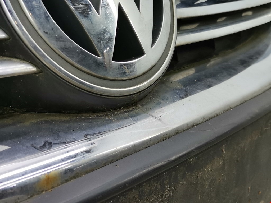 Решетка радиатора VOLKSWAGEN Jetta V 2005-2011