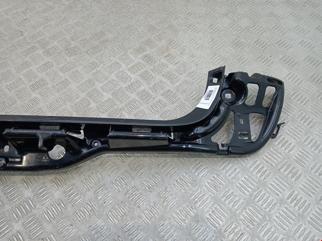Кронштейн заднего бампера центральный BMW 5er 5 серия E60/E61 2003-2010