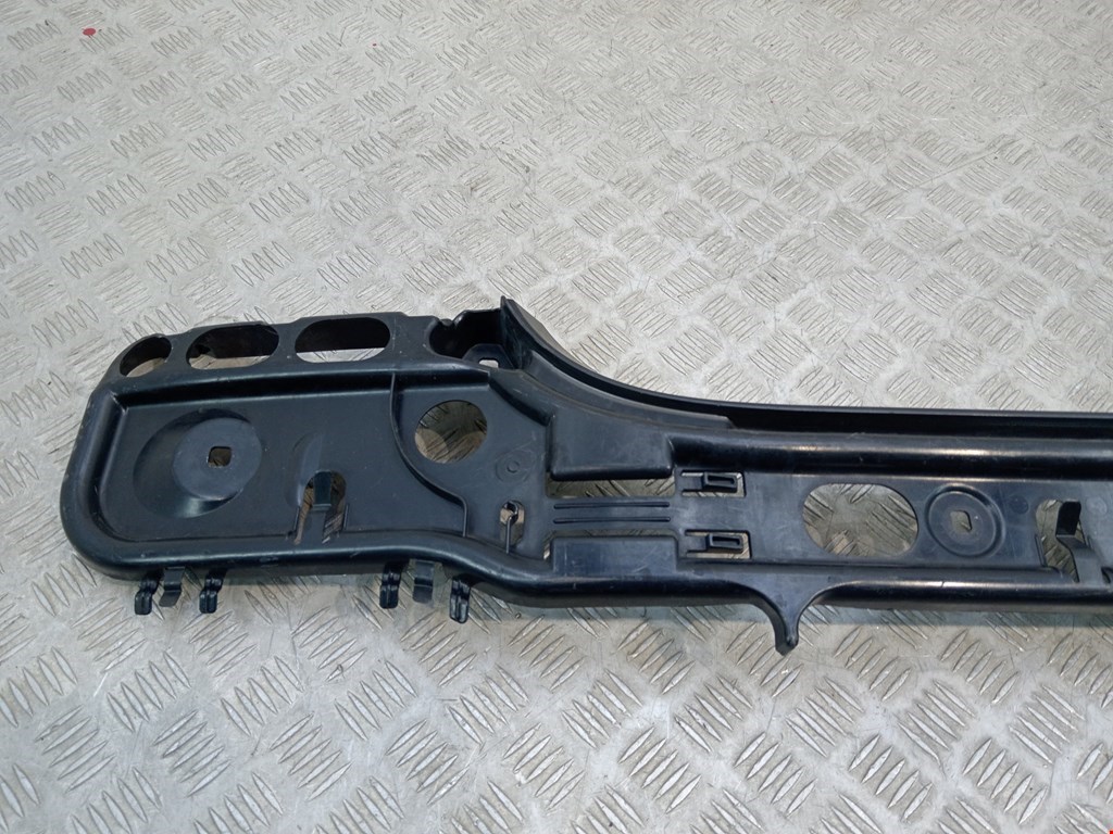 Кронштейн заднего бампера центральный BMW 5er 5 серия E60/E61 2003-2010