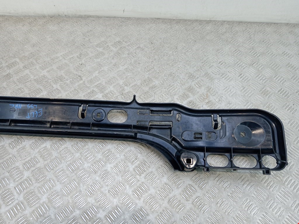 Кронштейн заднего бампера центральный BMW 5er 5 серия E60/E61 2003-2010
