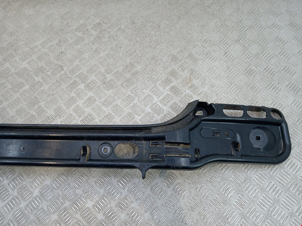 Кронштейн заднего бампера центральный BMW 5er 5 серия E60/E61 2003-2010