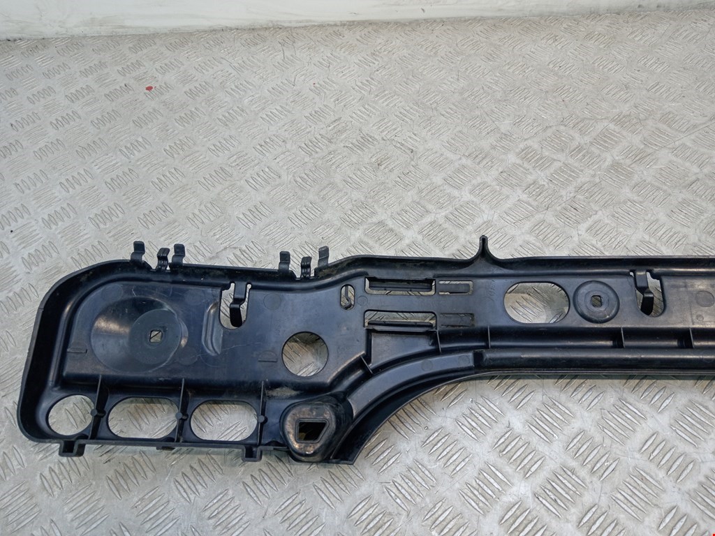 Кронштейн заднего бампера центральный BMW 5er 5 серия E60/E61 2003-2010
