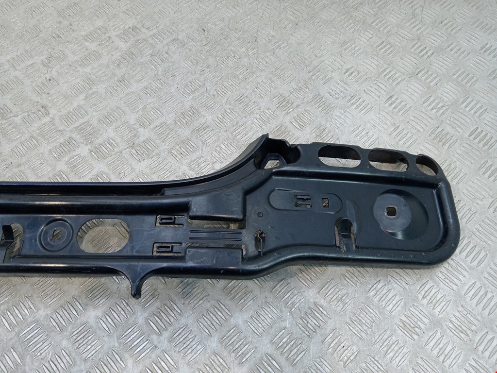 Кронштейн заднего бампера центральный BMW 5er 5 серия E60/E61 2003-2010
