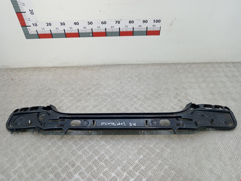 Кронштейн заднего бампера центральный BMW 5er 5 серия E60/E61 2003-2010