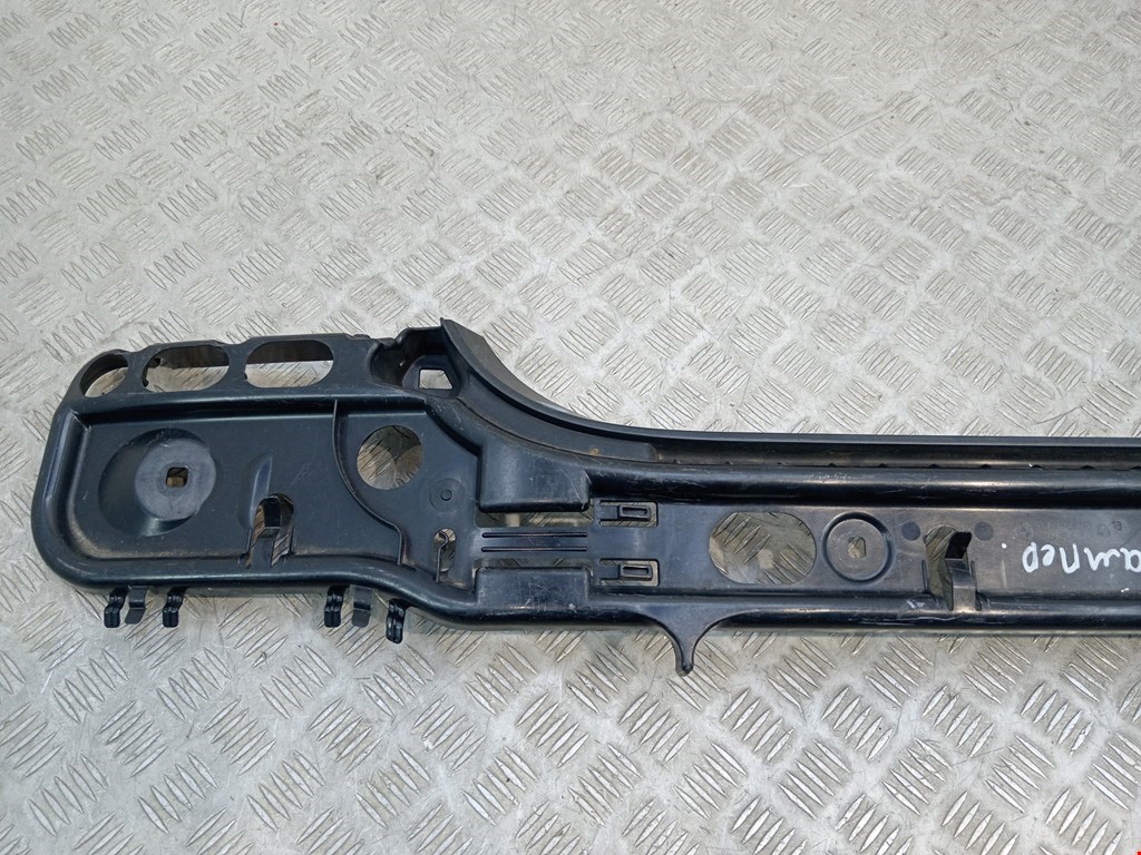 Кронштейн заднего бампера центральный BMW 5er 5 серия E60/E61 2003-2010