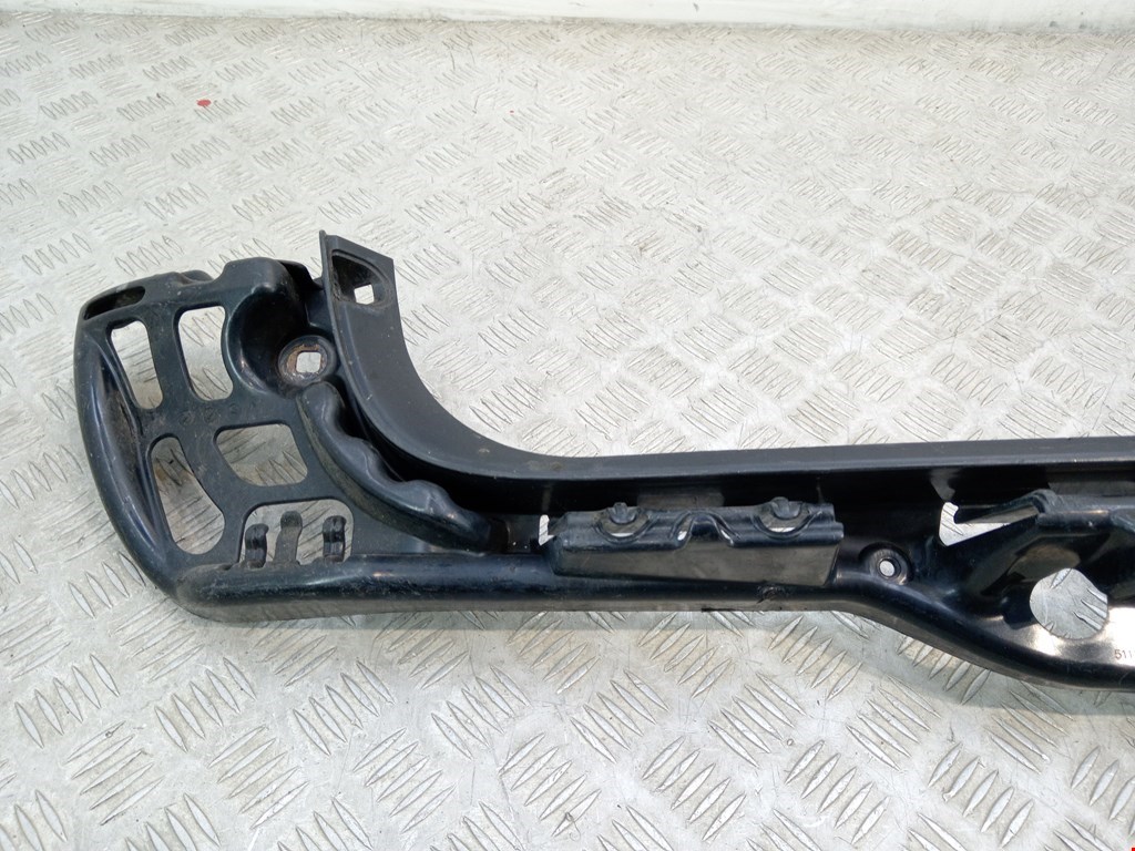Кронштейн заднего бампера центральный BMW 5er 5 серия E60/E61 2003-2010