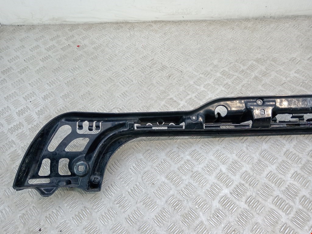 Кронштейн заднего бампера центральный BMW 5er 5 серия E60/E61 2003-2010