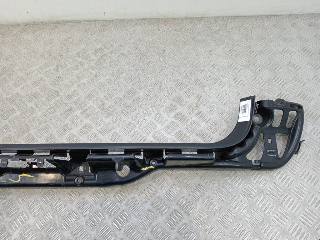 Кронштейн заднего бампера центральный BMW 5er 5 серия E60/E61 2003-2010