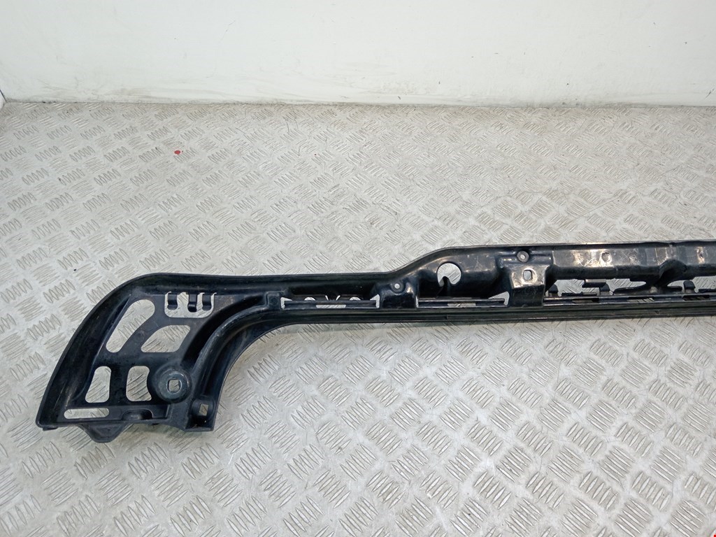 Кронштейн заднего бампера центральный BMW 5er 5 серия E60/E61 2003-2010