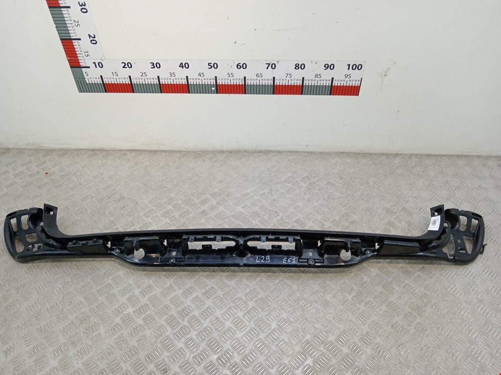 Кронштейн заднего бампера центральный BMW 5er 5 серия E60/E61 2003-2010