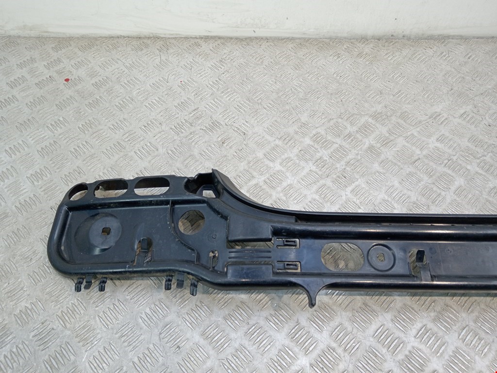 Кронштейн заднего бампера центральный BMW 5er 5 серия E60/E61 2003-2010