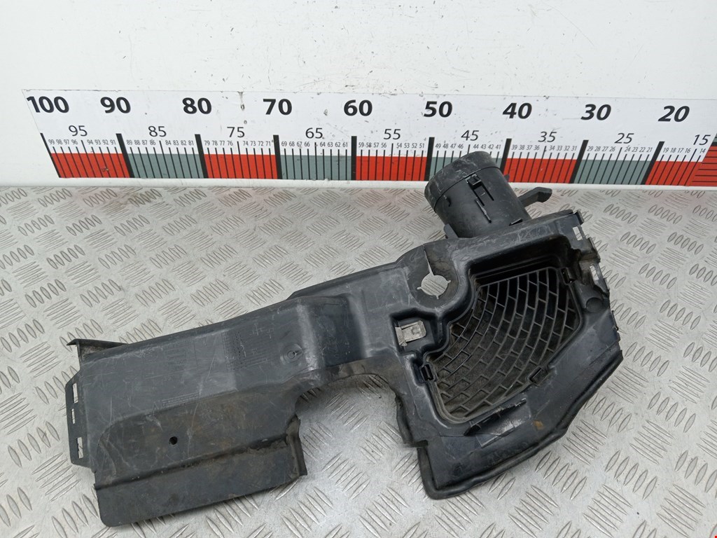 Воздухозаборник (наружный) BMW 5er 5 серия E60/E61 2003-2010