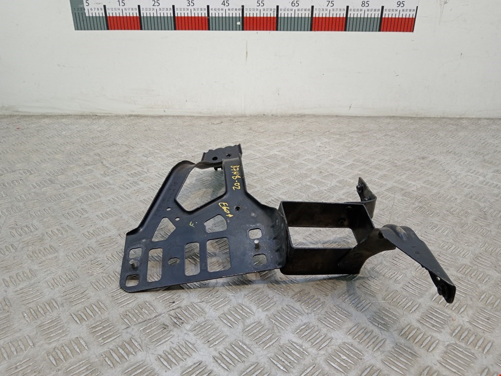 Кронштейн фары правый BMW 5er 5 серия E60/E61 2003-2010