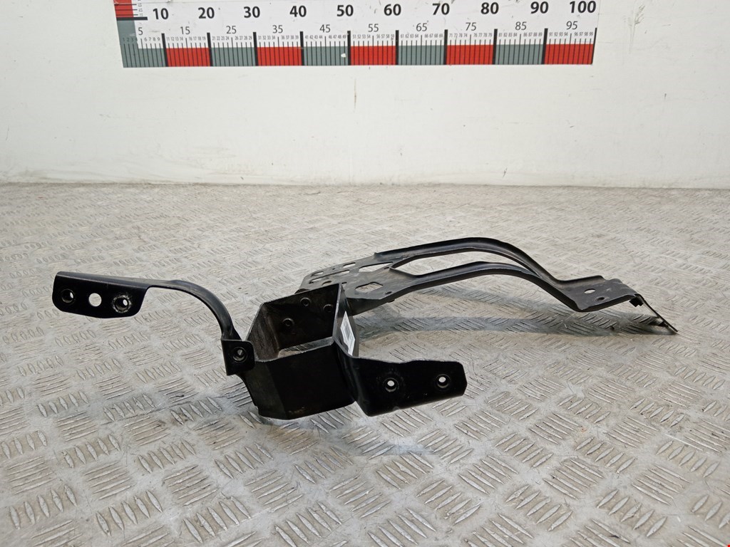 Кронштейн фары правый BMW 5er 5 серия E60/E61 2003-2010