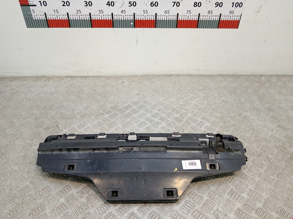 Кронштейн заднего бампера центральный BMW 3er F30/F31/F80 2011-2019