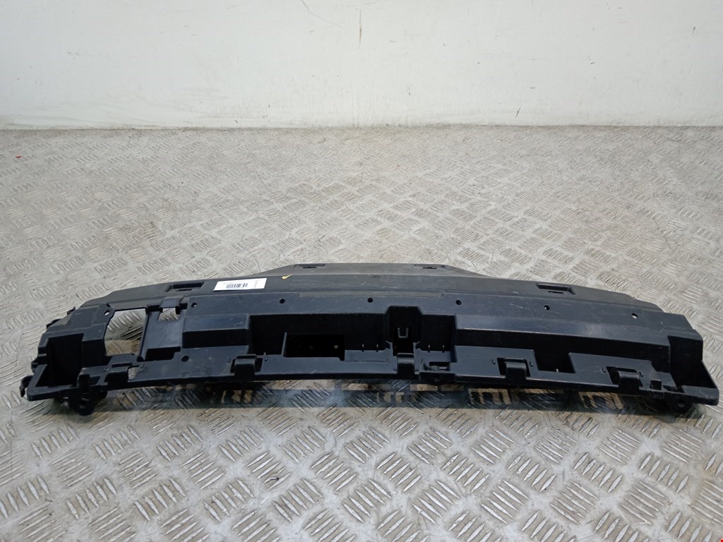 Кронштейн заднего бампера центральный BMW 3er F30/F31/F80 2011-2019