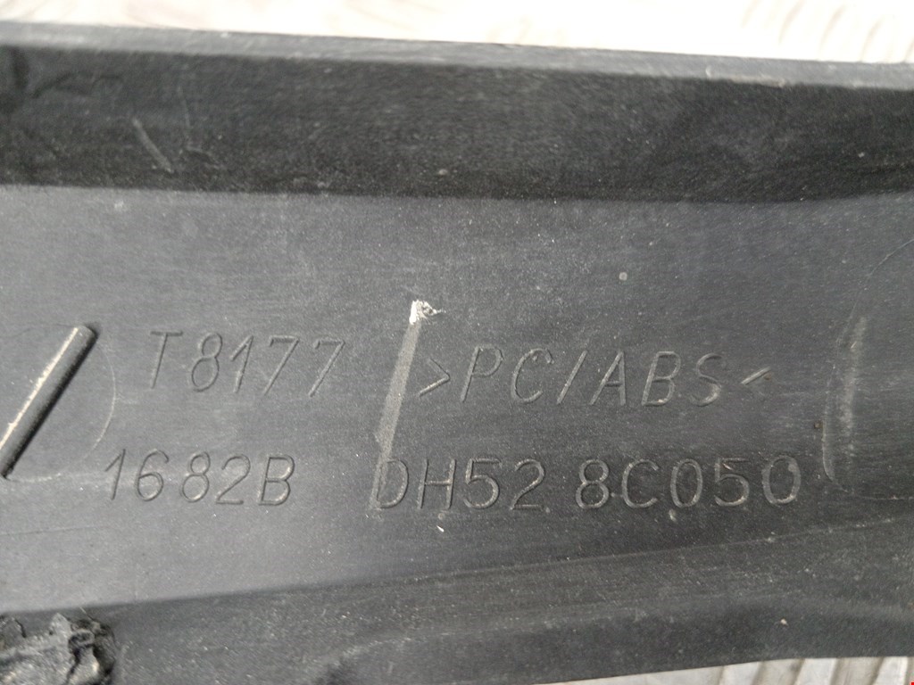 Решетка радиатора LAND ROVER Freelander II 2006-2014