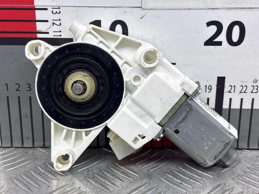 Моторчик (двигатель) стеклоподъемника MERCEDES-BENZ GLE-Class W166 2015-2018