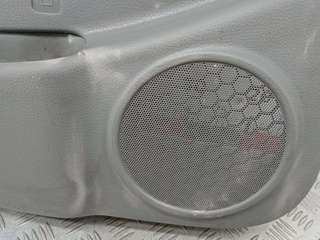 Обшивка двери передняя левая SUZUKI SX4 2006-2014