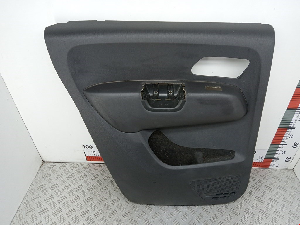 Обшивка двери задняя левая VOLKSWAGEN Amarok 2010-н.в.