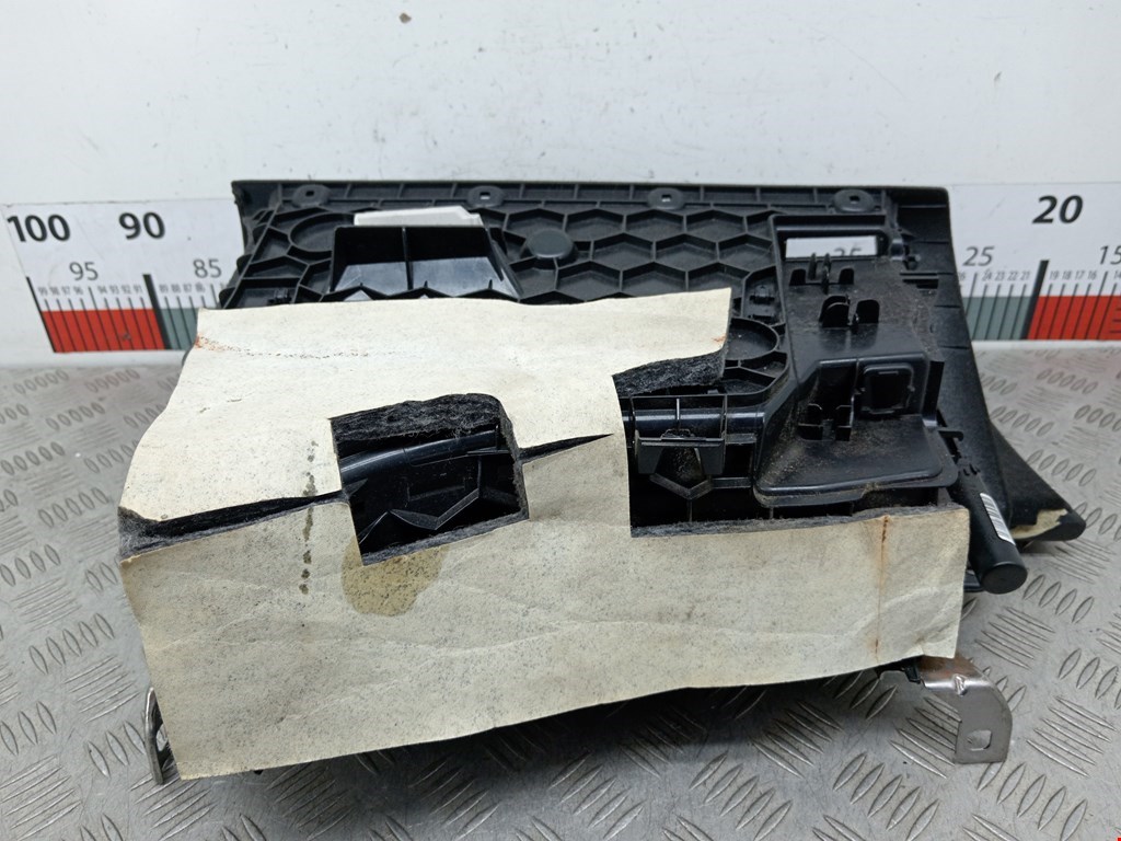 Бардачок BMW 3er F30/F31/F80 2011-2019