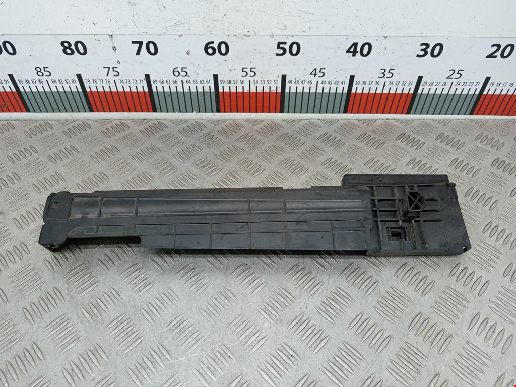 Кронштейн (крепление) радиатора BMW 3er F30/F31/F80 2011-2019
