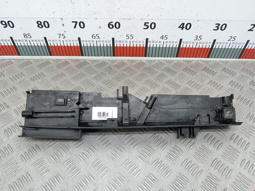 Кронштейн (крепление) радиатора BMW 3er F30/F31/F80 2011-2019