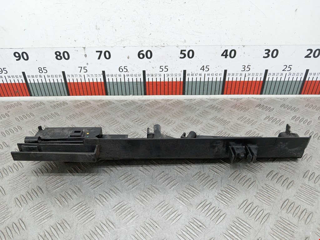 Кронштейн (крепление) радиатора BMW 3er F30/F31/F80 2011-2019