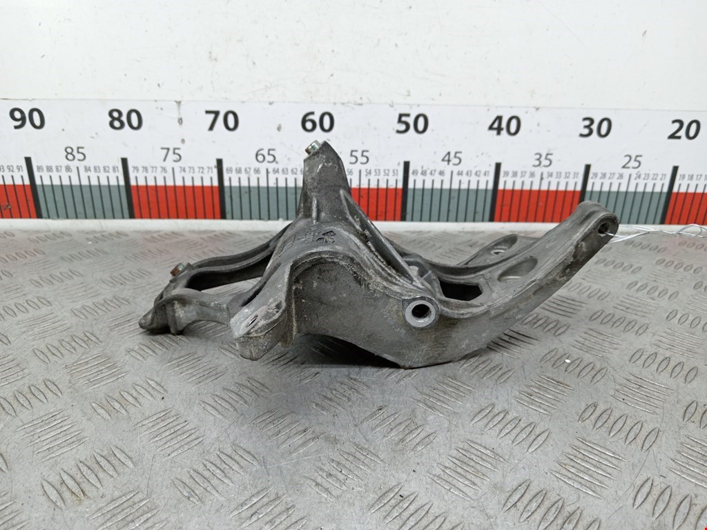 Кронштейн кондиционера BMW 3er F30/F31/F80 2011-2019