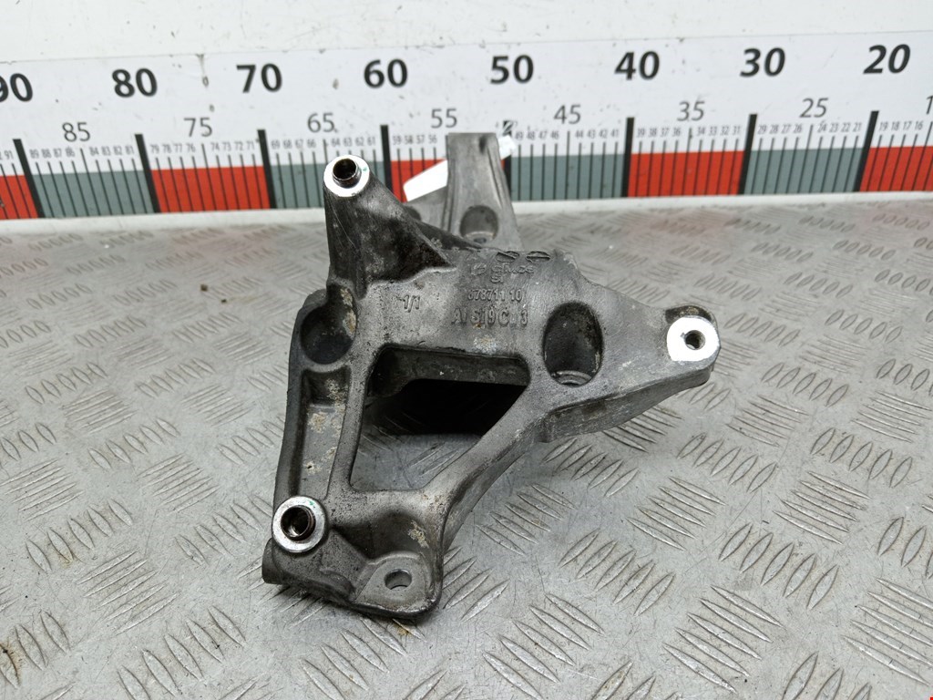 Кронштейн кондиционера BMW 3er F30/F31/F80 2011-2019