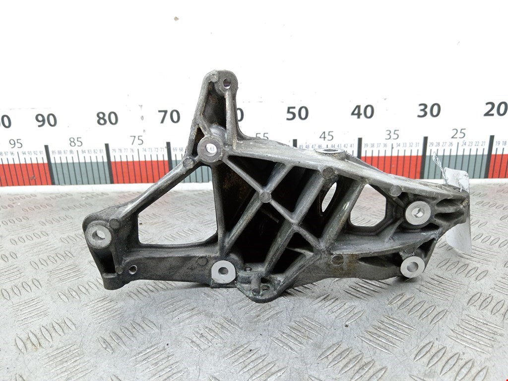 Кронштейн кондиционера BMW 3er F30/F31/F80 2011-2019