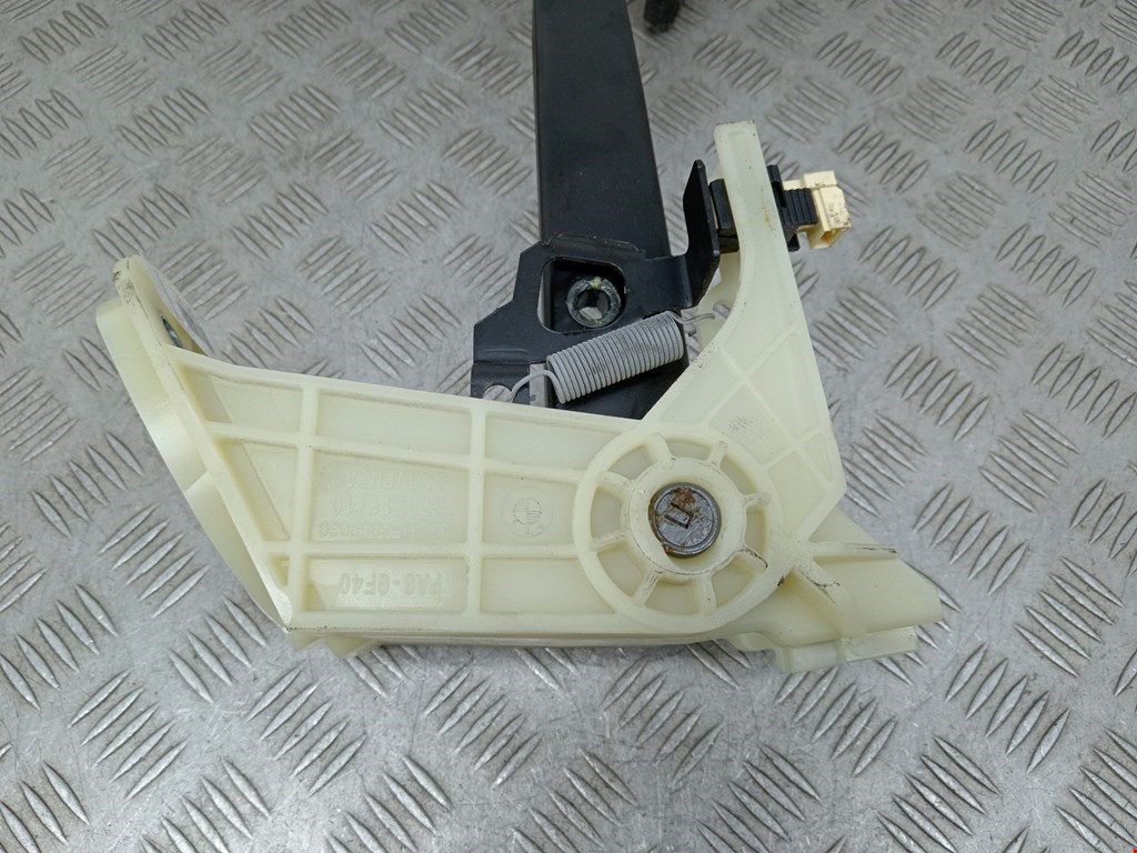 Педаль тормоза BMW 3er F30/F31/F80 2011-2019