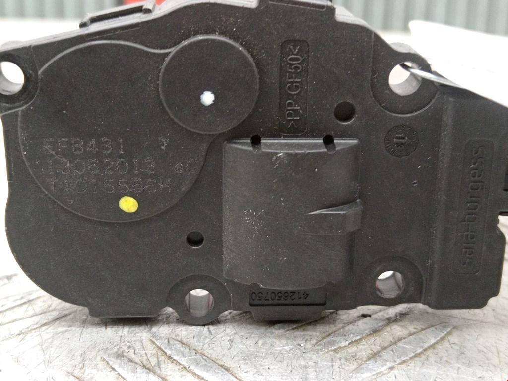 Моторчик заслонки печки BMW 3er F30/F31/F80 2011-2019
