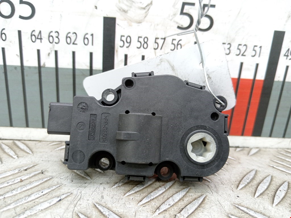 Моторчик заслонки печки BMW 3er F30/F31/F80 2011-2019