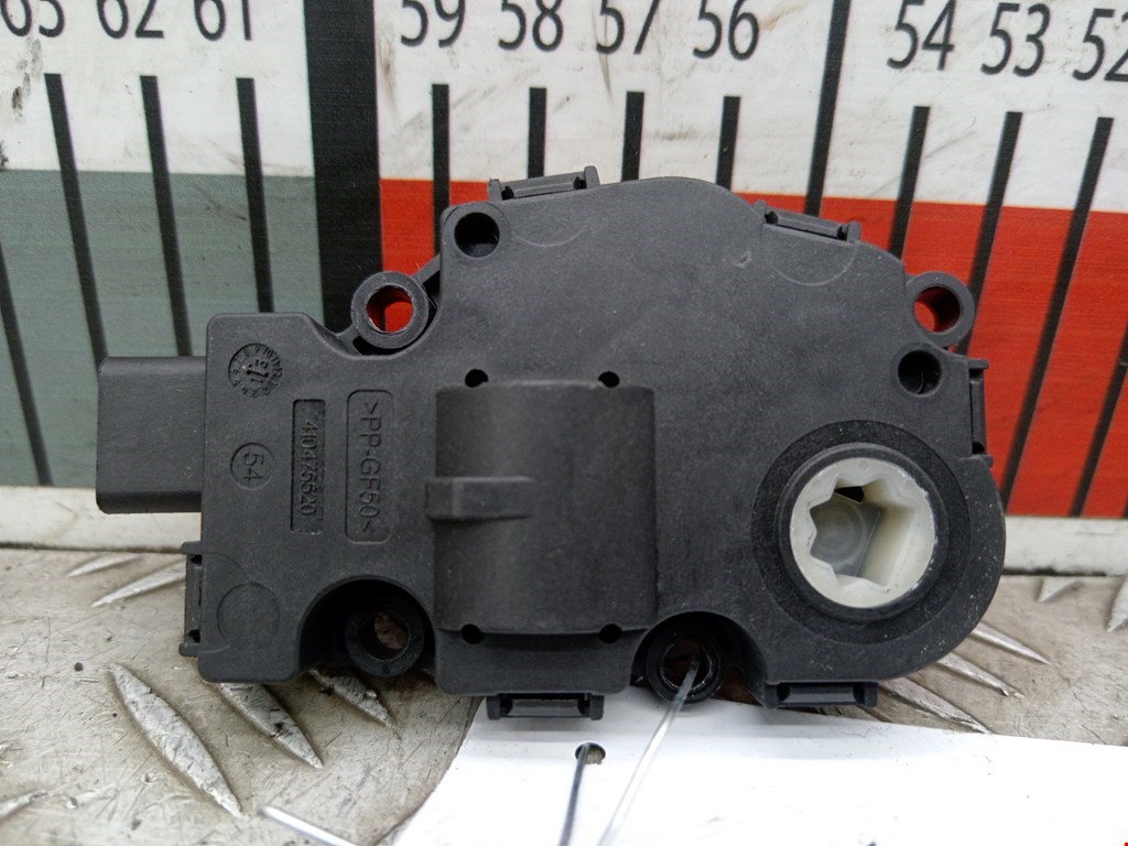 Моторчик заслонки печки BMW 3er F30/F31/F80 2011-2019