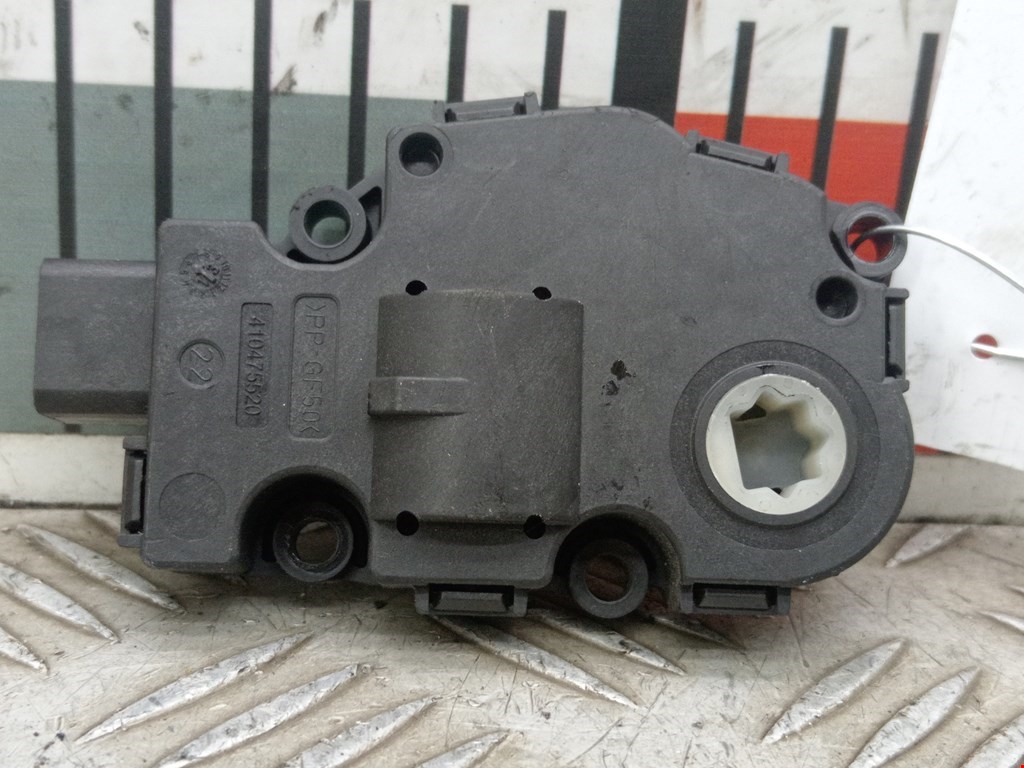 Моторчик заслонки печки BMW 3er F30/F31/F80 2011-2019
