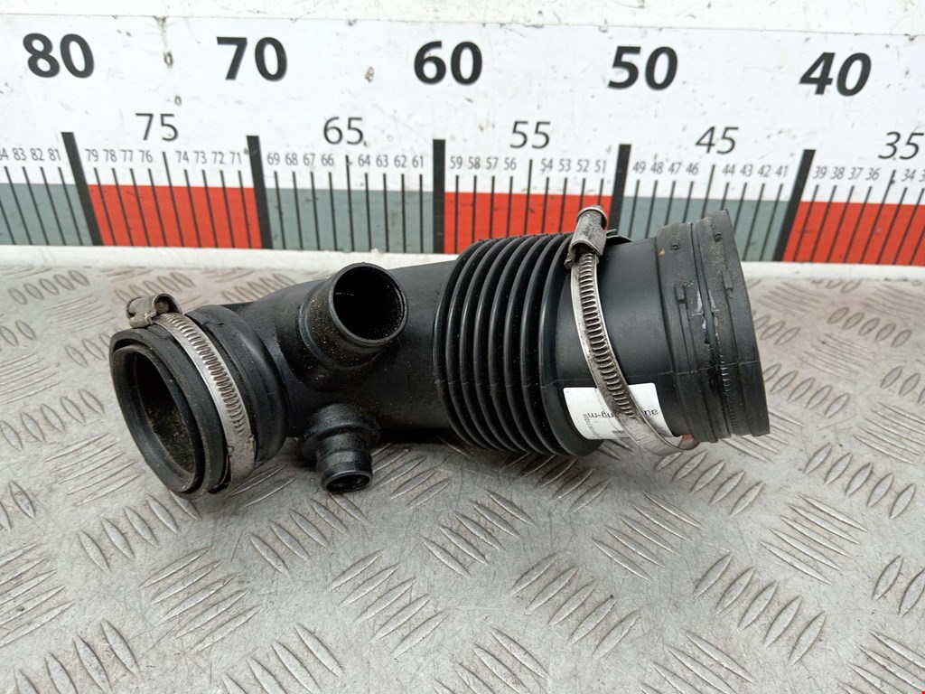 Патрубок воздушного фильтра BMW 3er F30/F31/F80 2011-2019