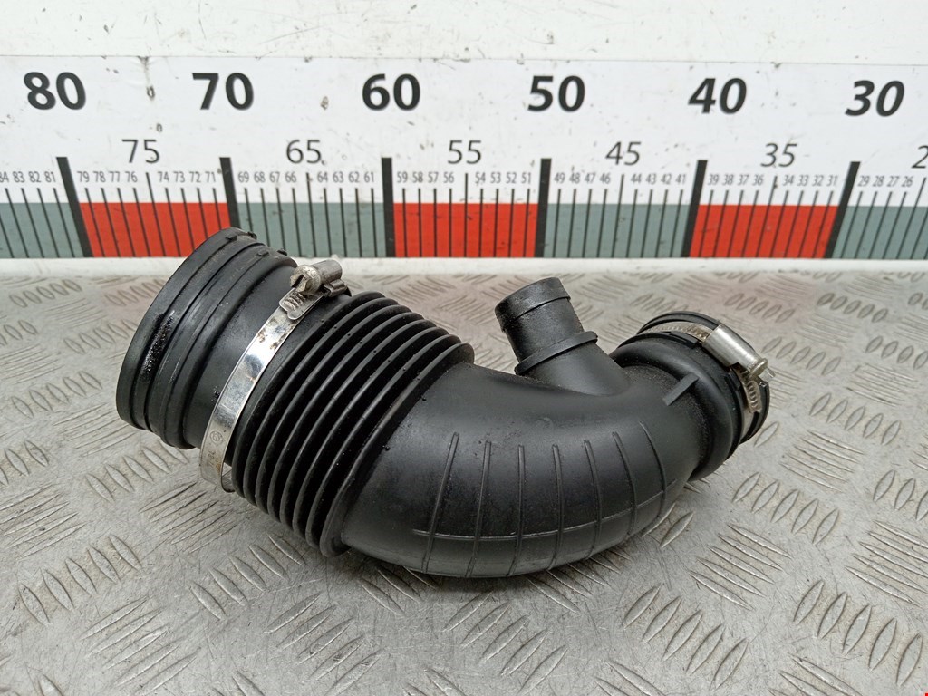 Патрубок воздушного фильтра BMW 3er F30/F31/F80 2011-2019