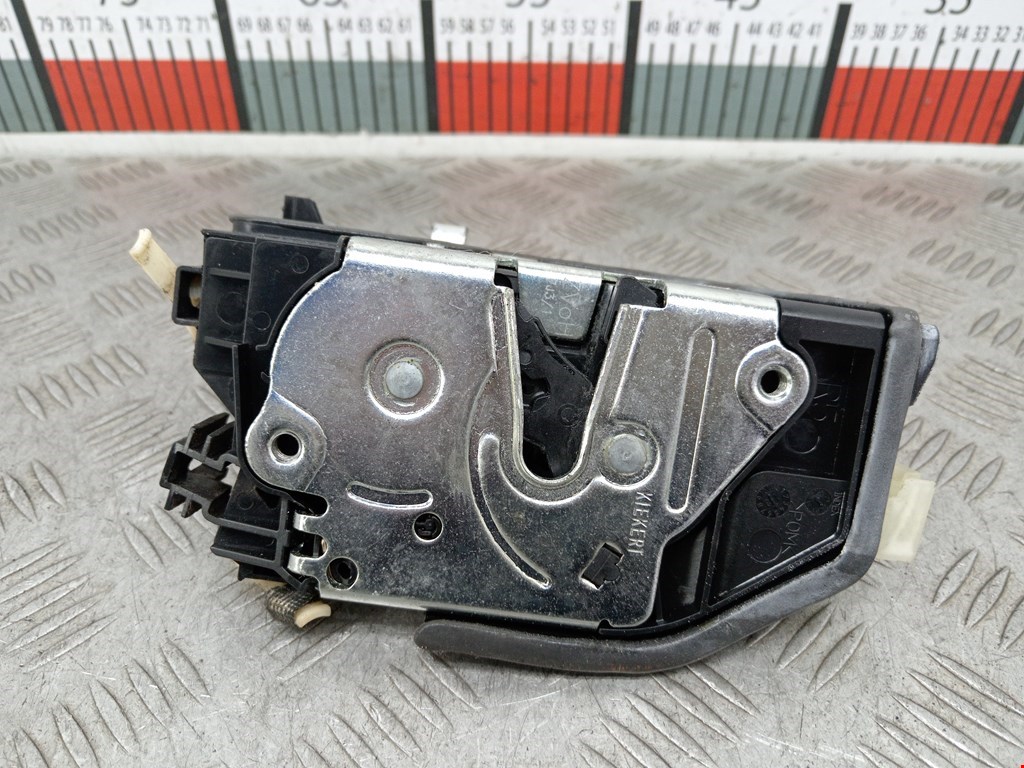Замок двери передней правой BMW 3er F30/F31/F80 2011-2019
