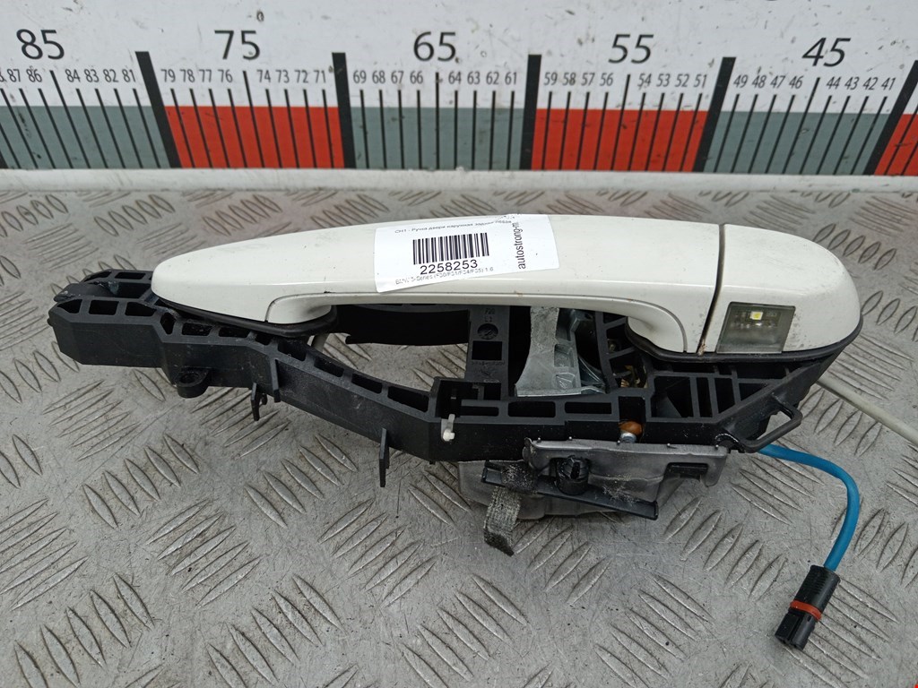 Ручка двери задней наружная левая BMW 3er F30/F31/F80 2011-2019
