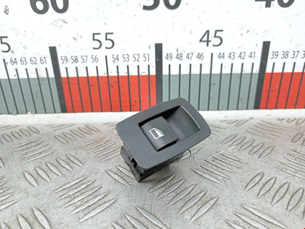 Кнопка стеклоподъемника BMW 3er F30/F31/F80 2011-2019